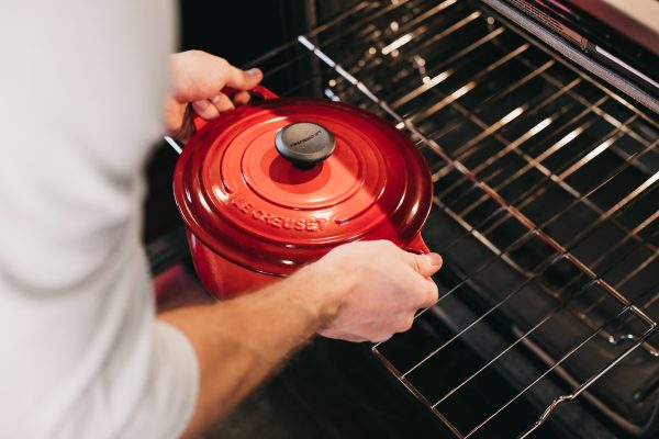 This non-toxic Dutch Oven helps you craft culinary masterpieces