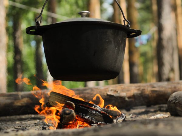 This non-toxic Dutch Oven helps you craft culinary masterpieces